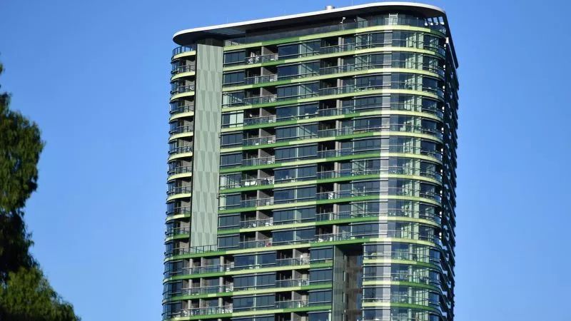 觸目驚心！悉尼Opal Tower 105套房需要維修 維修工作表曝光！怎敢放心回去？